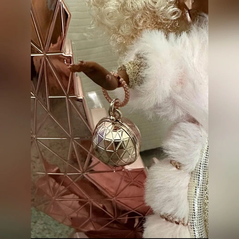 LOL Surprise Holiday OMG 2021 Collector NYE Queen Fashion Doll with Gold